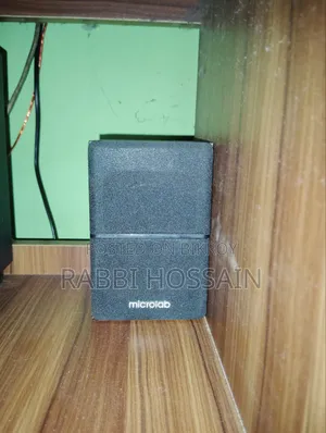 Very good speaker, looks like brand new, test it by playing as much as you want