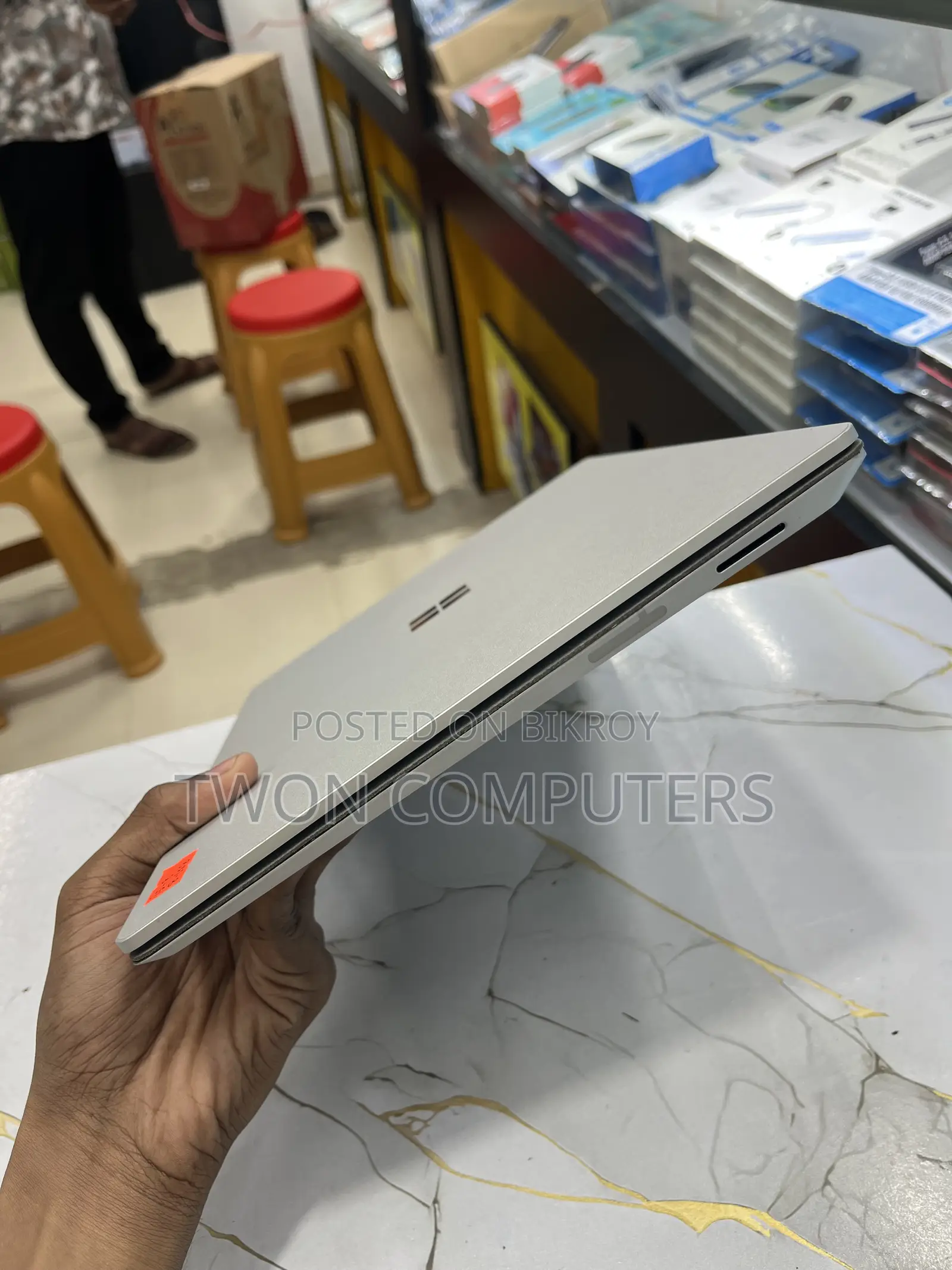 ল্যাপটপ মাইক্রোসফট সারফেস ২ ৮জিবি ইন্টেল কোর আই৫ এসএসডি ১২৮জিবি