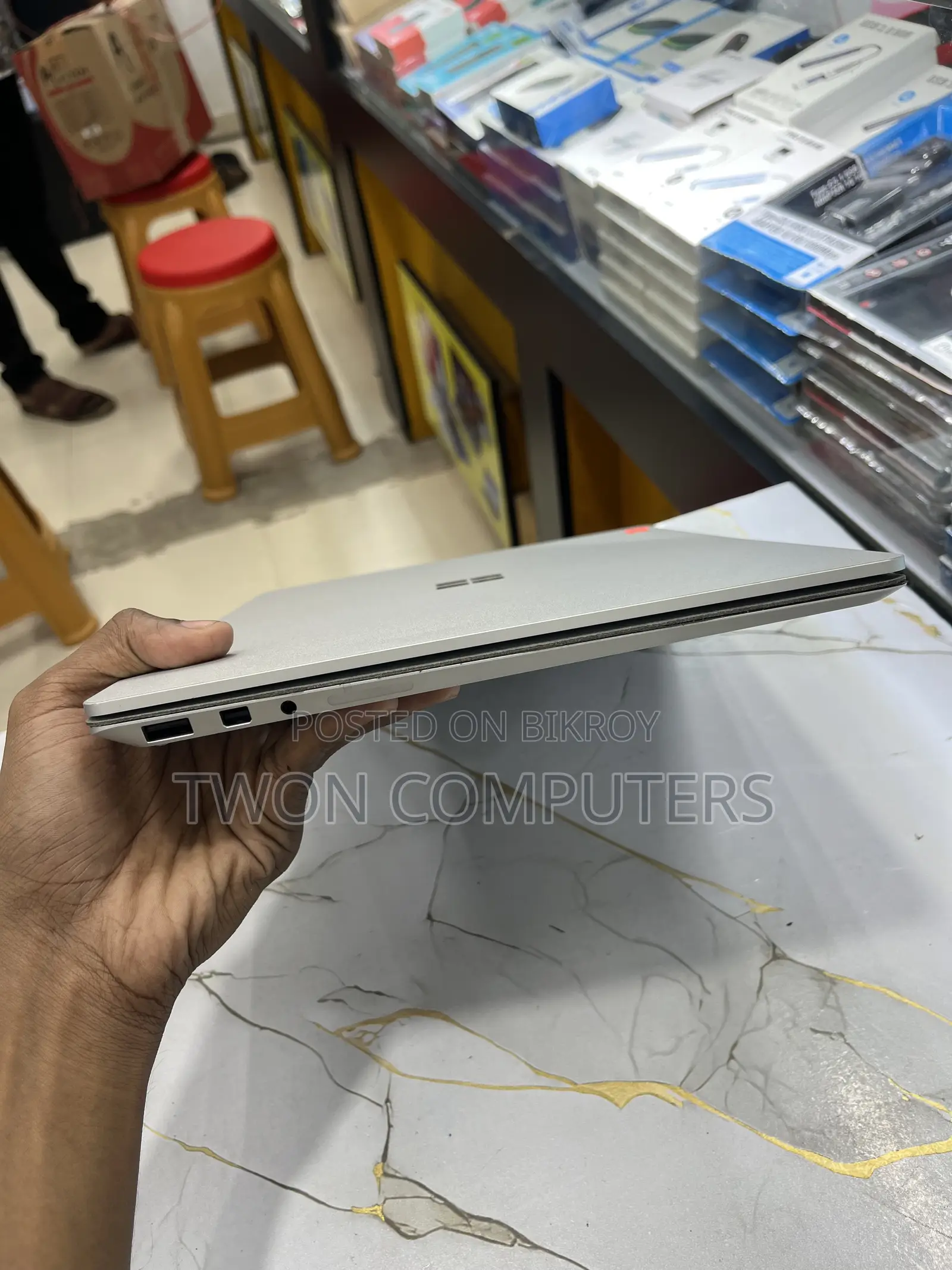 ল্যাপটপ মাইক্রোসফট সারফেস ২ ৮জিবি ইন্টেল কোর আই৫ এসএসডি ১২৮জিবি