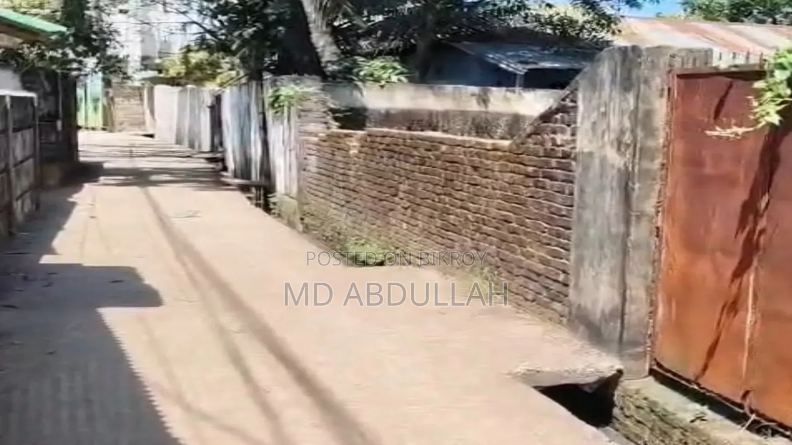 কক্সবাজার শহরের রুমালিয়ারছড়া এলাকায় ৩ গন্ডা জমি বিক্রয় করা হবে।