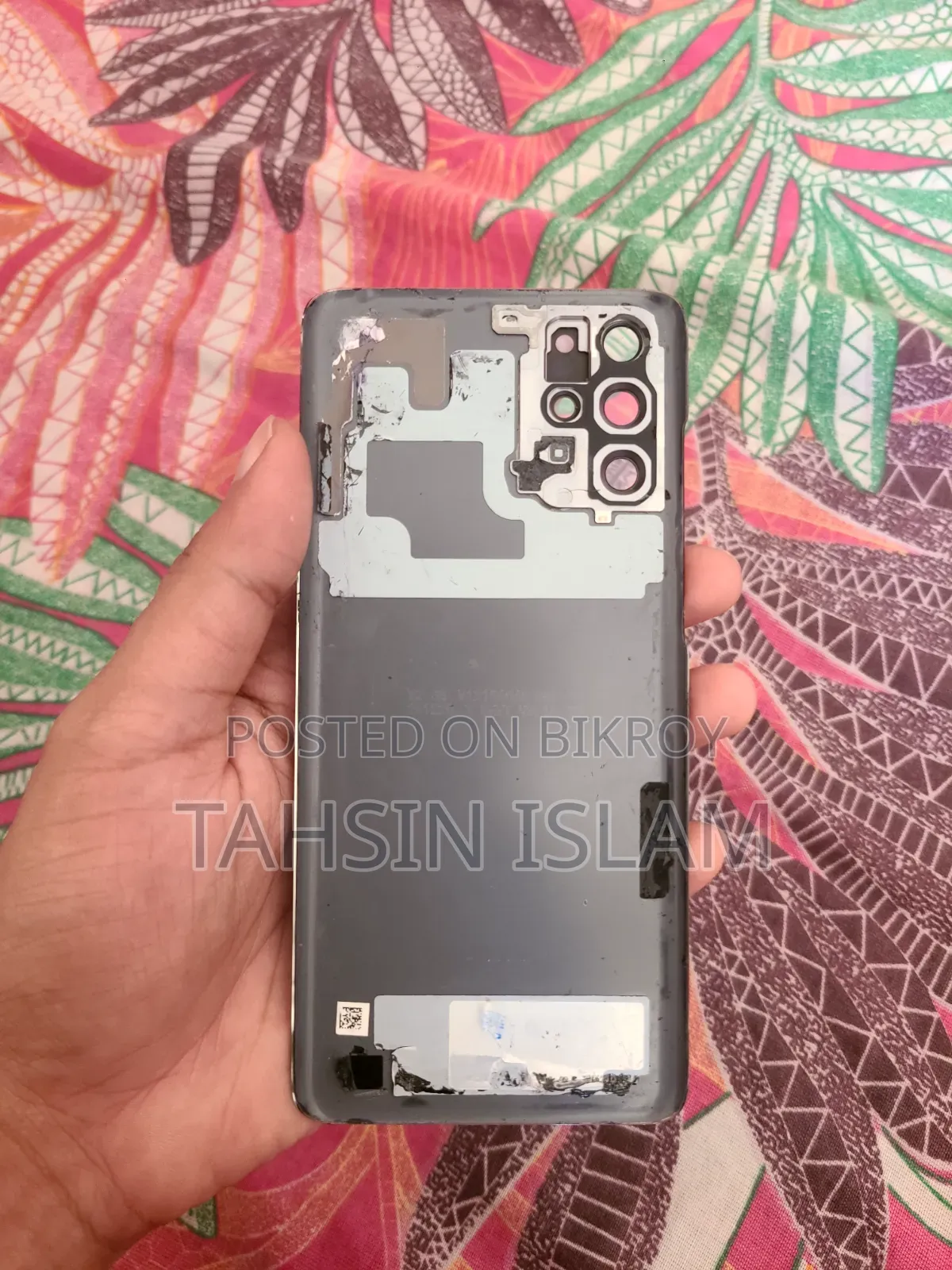 স্যামসাং গ্যালাক্সি এস২০+ ৫জি: ক্ষতিগ্রস্থ ডিসপ্লে + আসল ব্যাক শেল