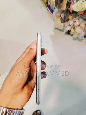অ্যাপল আইফোন ১১ ৬৪ জিবি সাদা