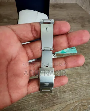 ৭"+ কবজির জন্য সেরা উপযুক্ত।
💰 মূল্য: ৳২৫,০০০