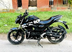 সুজুকি জিক্সার ২০২৩ ব্ল্যাক