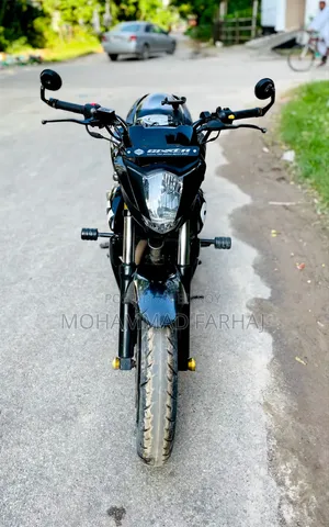 সুজুকি জিক্সার ২০২৩ ব্ল্যাক