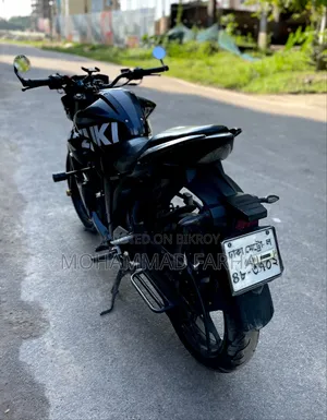 সুজুকি জিক্সার ২০২৩ ব্ল্যাক