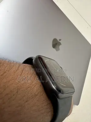 Apple Watch Series 6 (40mm, GPS + Cellular) - Excellent Condition