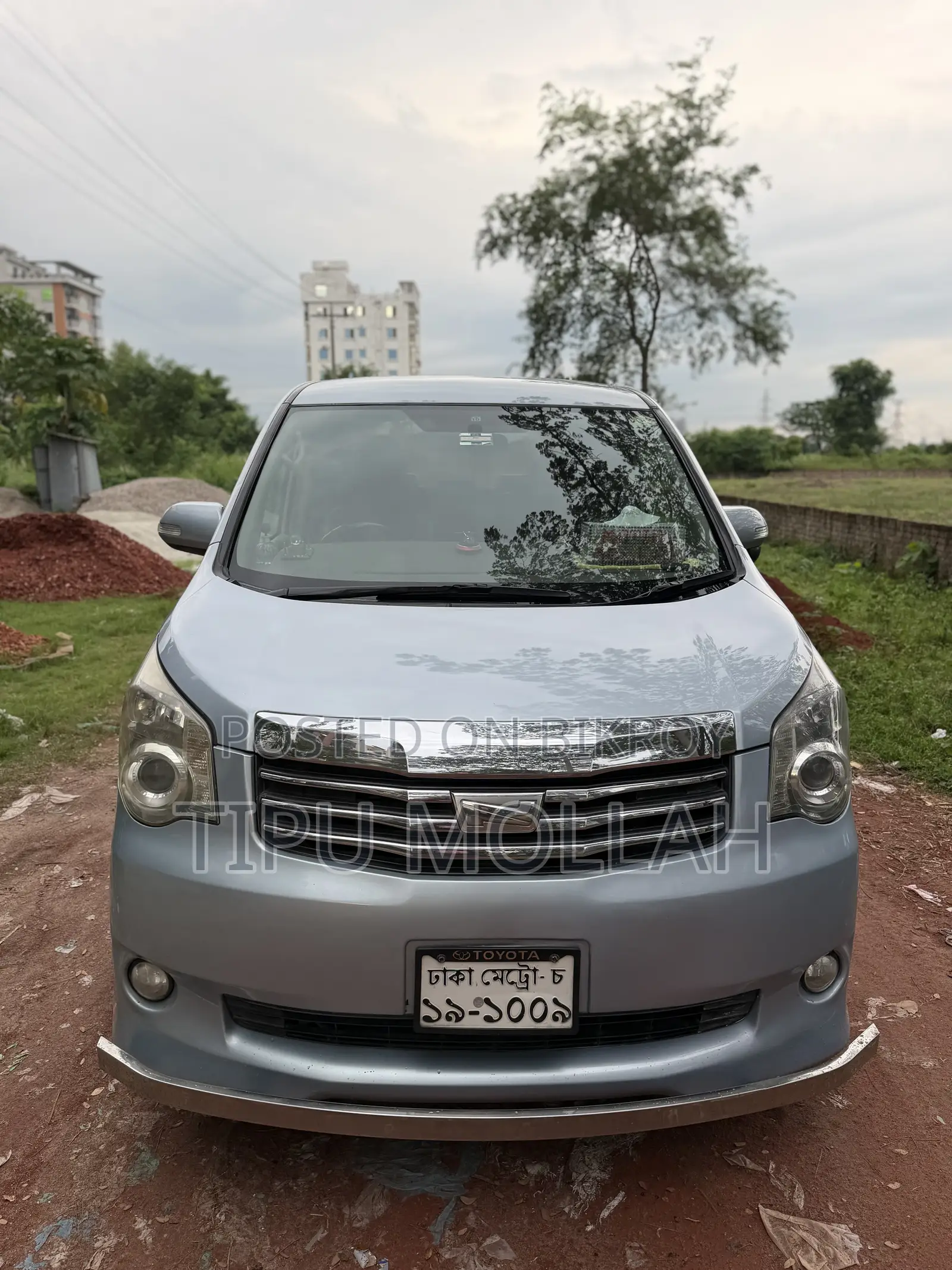 Toyota Noah 2011 Blue