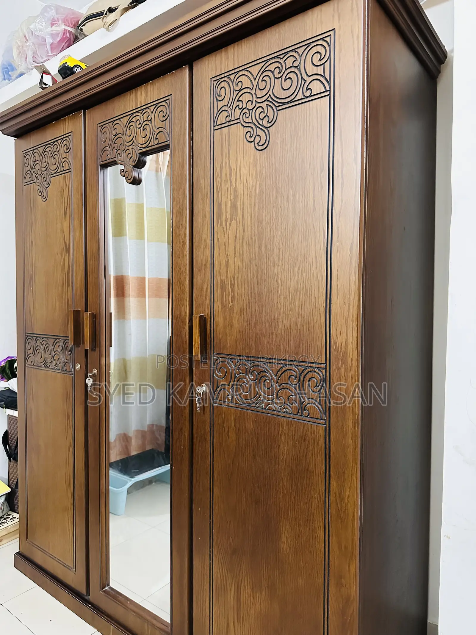 Almirah/Cupboard