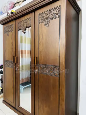 Almirah/Cupboard