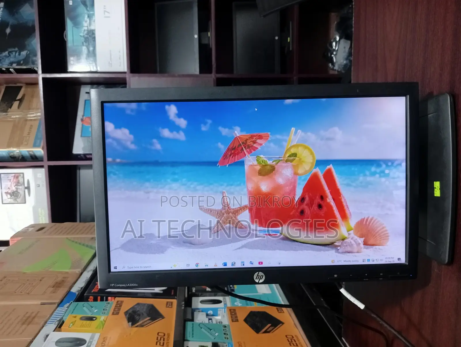 HP Compaq LA2006x – 20-inch HD+ LED 180-Degree Rotate Monitor