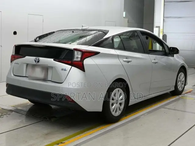 Toyota Prius 2021 Silver