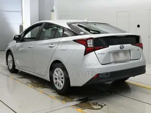 Toyota Prius 2021 Silver
