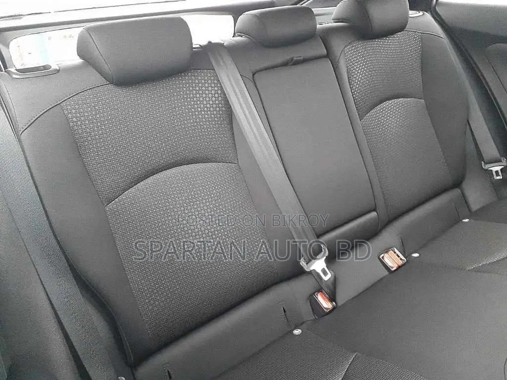 Toyota Prius 2021 Silver