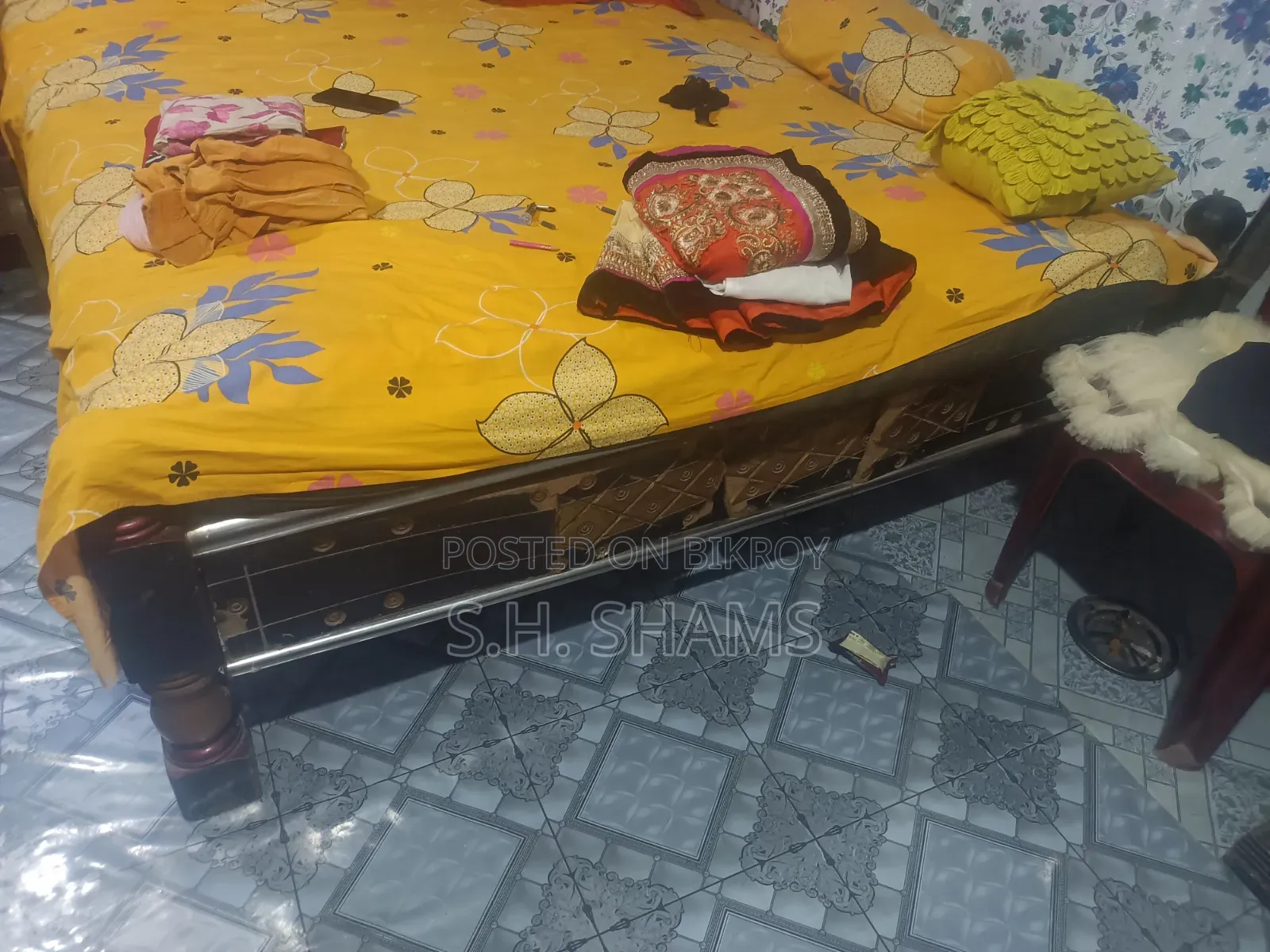 5/7 Iron + Wooden Bed