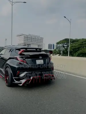 টয়োটা সি-এইচআর ২০১৭ কালো