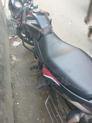বাজাজ ডিসকভার ১২৫ ২০১৮ রেড