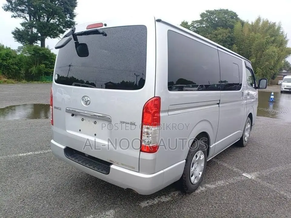 Toyota HiAce 2021 Silver