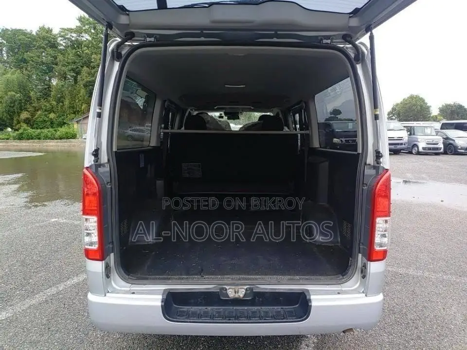 Toyota HiAce 2021 Silver