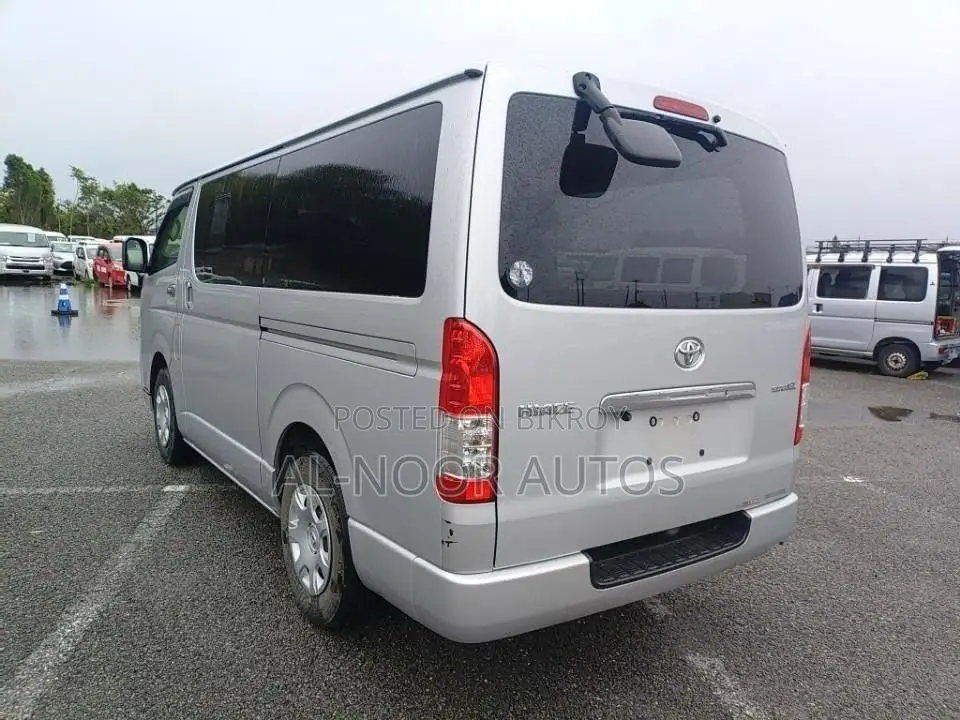 Toyota HiAce 2021 Silver