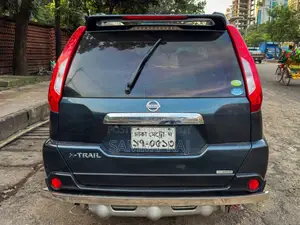 নিসান এক্স-ট্রেইল ২০১০ নীল