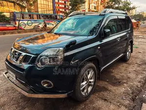 নিসান এক্স-ট্রেইল ২০১১ ব্লু