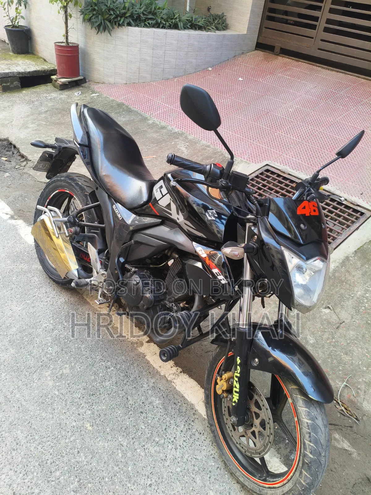 সুজুকি গিক্সার ২০২২ কালো