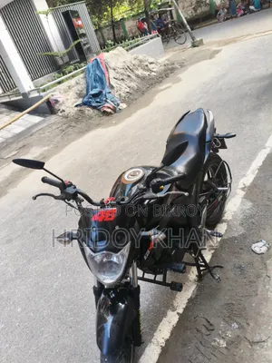সুজুকি গিক্সার ২০২২ কালো