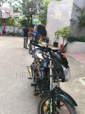 সুজুকি গিক্সার ২০২২ কালো