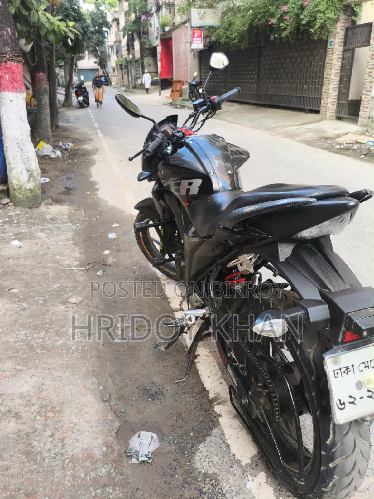 সুজুকি গিক্সার ২০২২ কালো