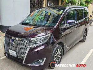 টয়োটা এস্কোয়ায়ার ২০১৮ মারুন
