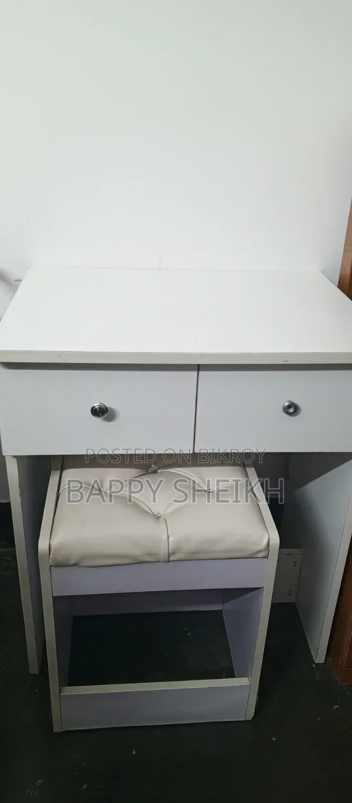 Study Table + Seater