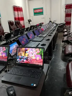 ল্যাপটপ আসুস ৪জিবি ইন্টেল এসএসডি ৫০০জিবি