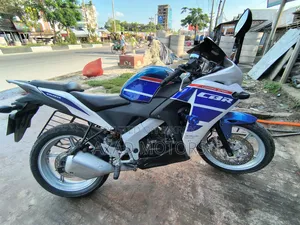 Honda CBR 2016 Blue