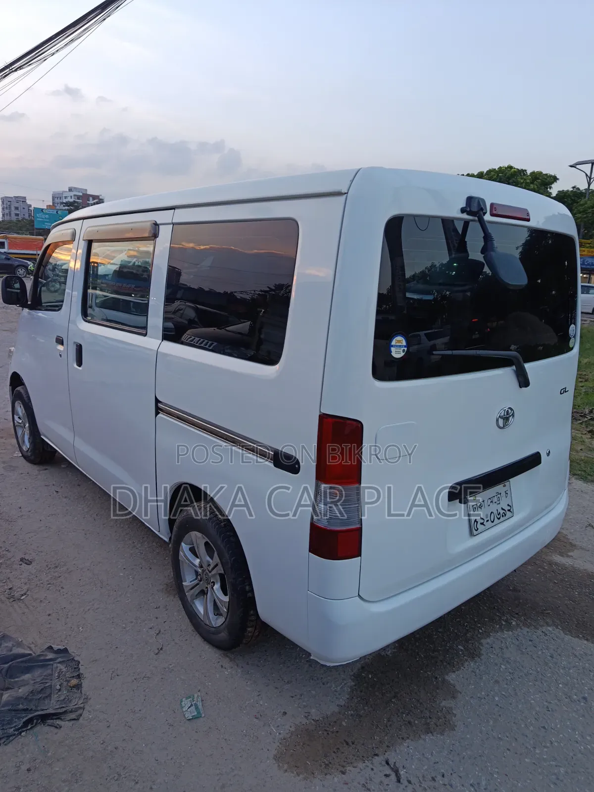 Toyota Noah 2011 White