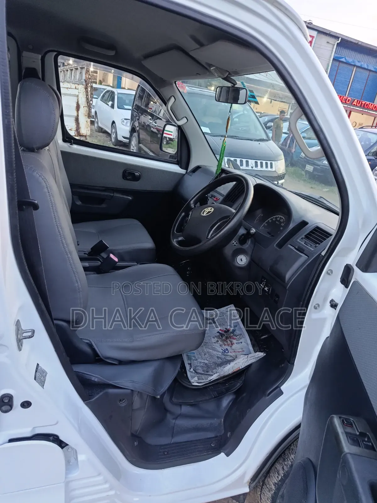 Toyota Noah 2011 White
