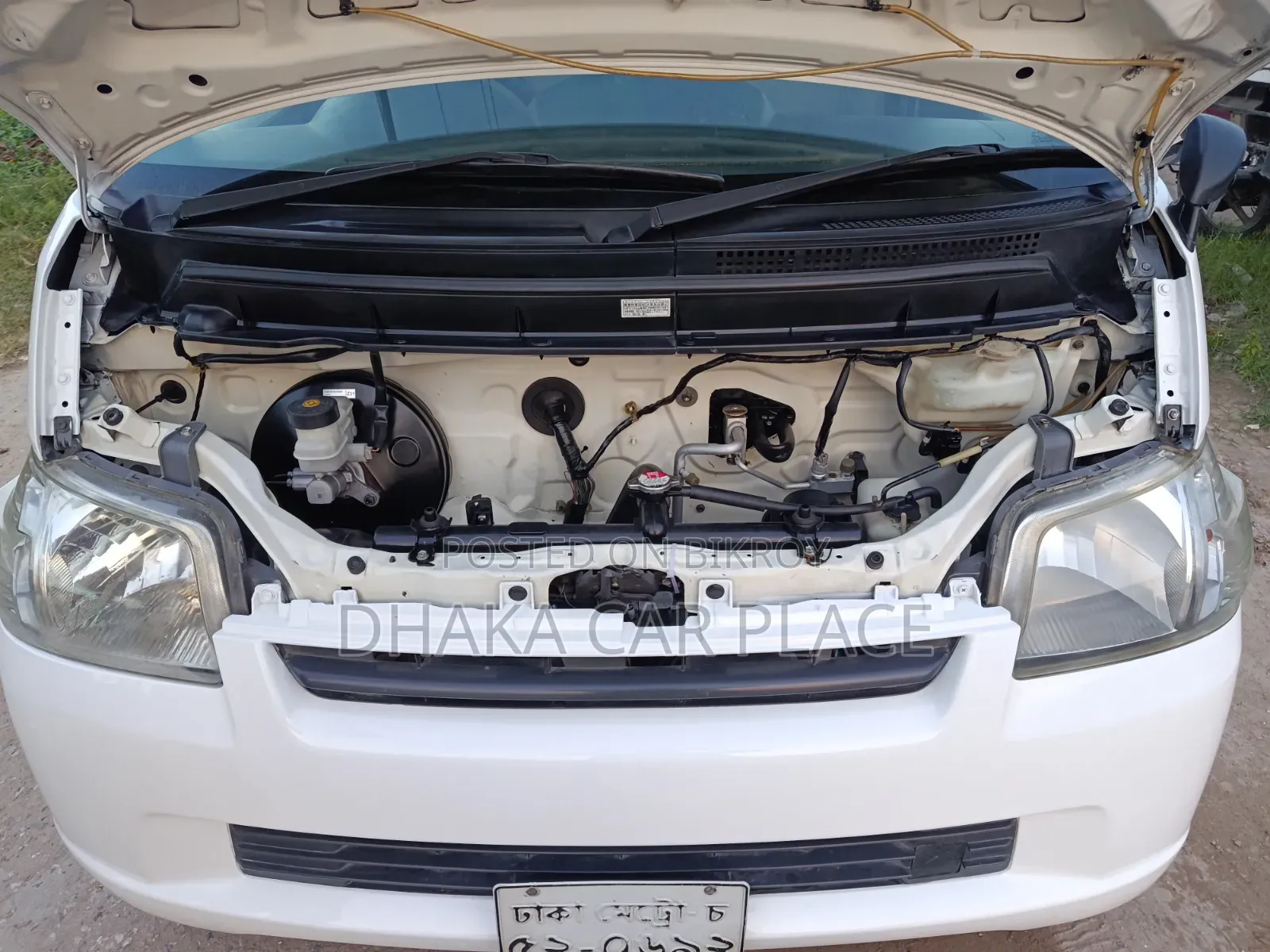 Toyota Noah 2011 White