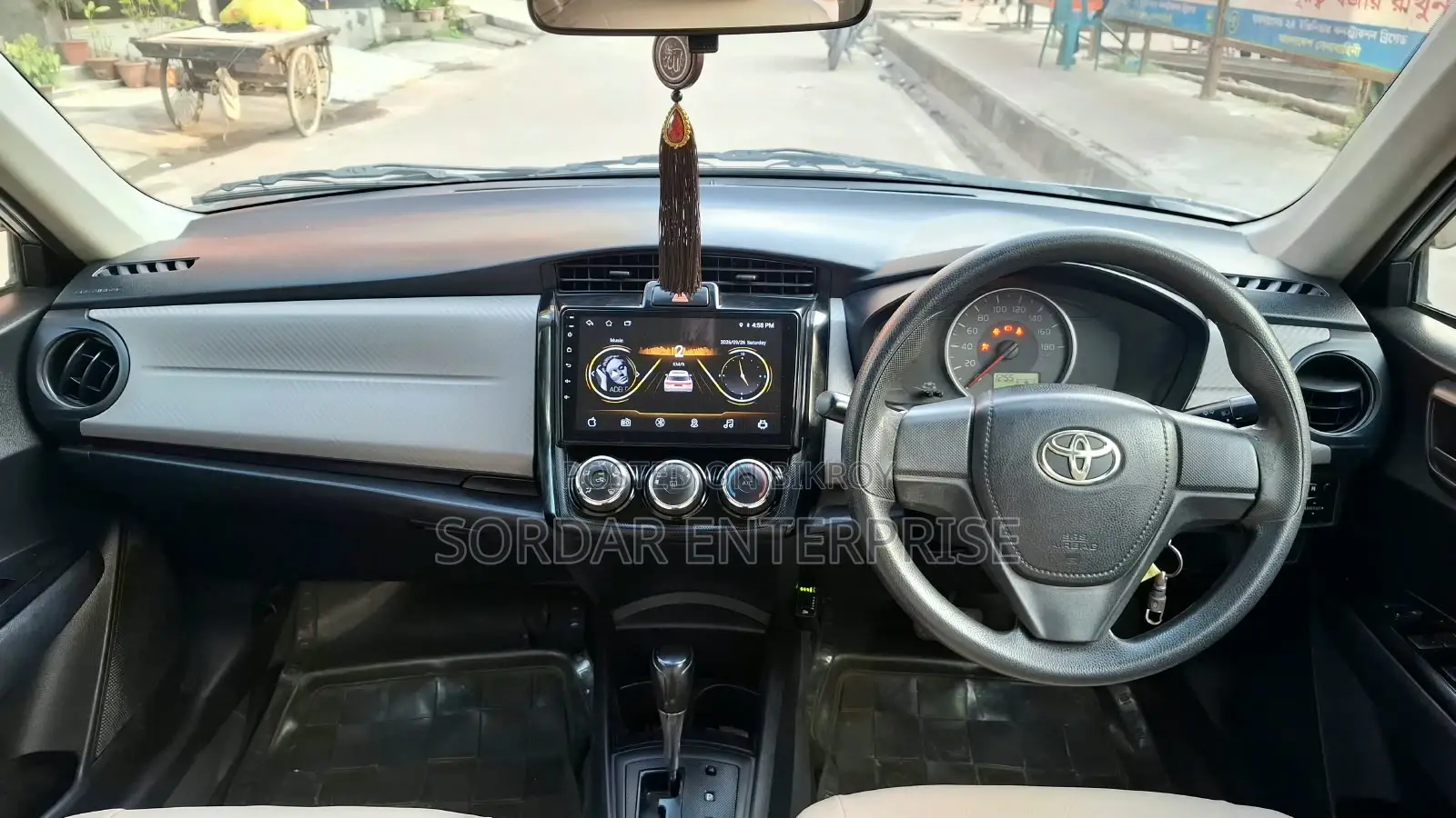 টয়োটা অ্যাক্সিও ২০১৩ রূপালী