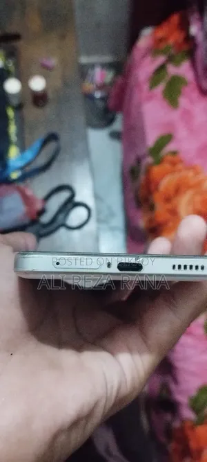 iQOO 256 GB White