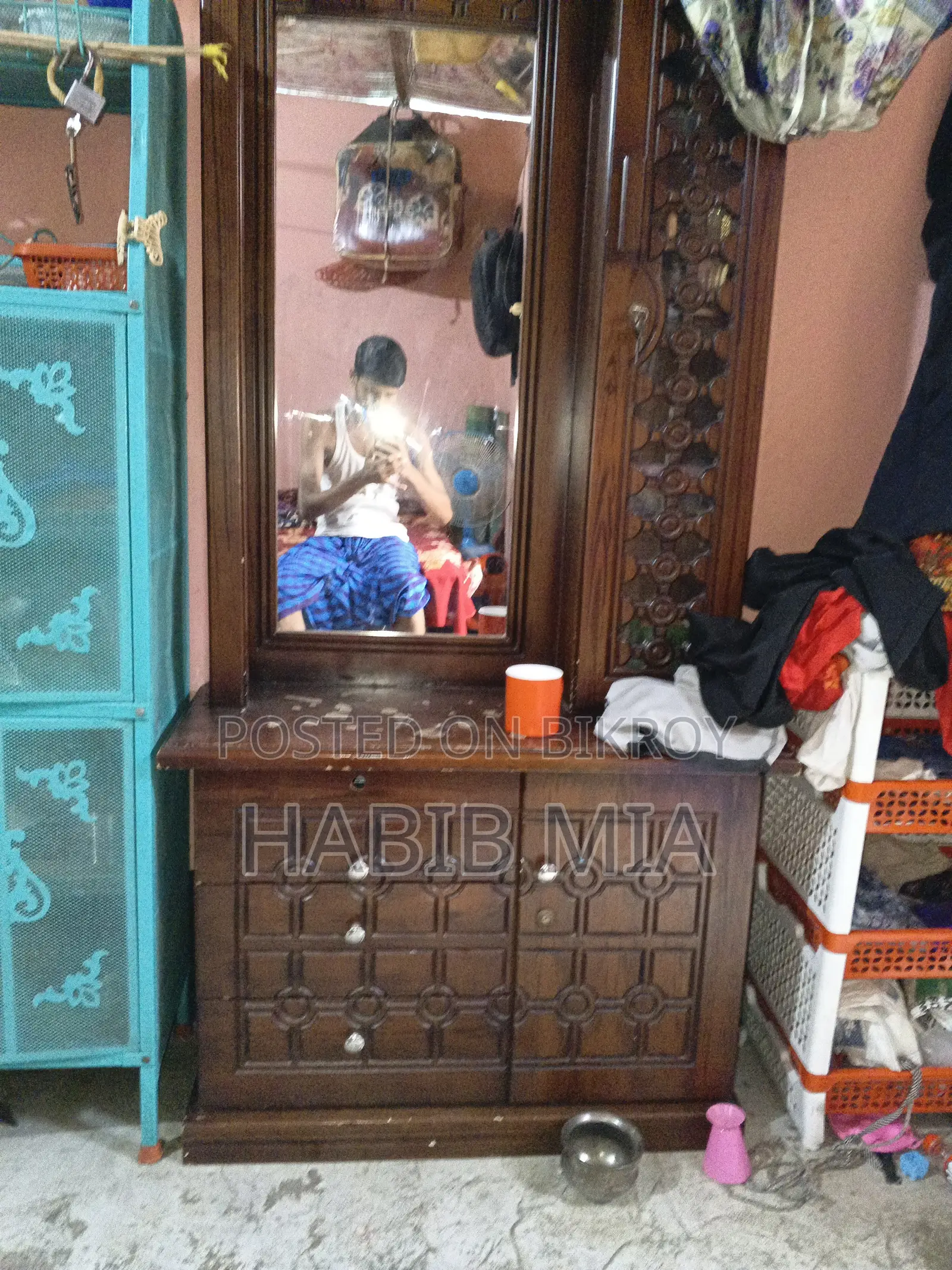 Dressing table