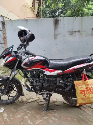 বাজাজ ডিসকভার ১২৫ ২০২২ ব্ল্যাক