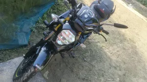 সুজুকি জিক্সার ২০২৫ ব্ল্যাক