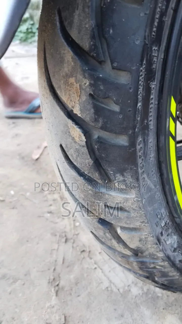 সুজুকি জিক্সার ২০২৫ ব্ল্যাক