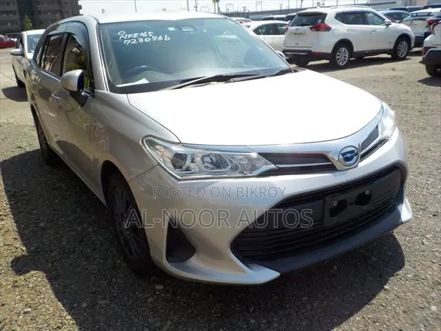 Toyota Corolla Fielder 1.5 Hybrid FWD 2021 Silver