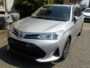 Toyota Corolla Fielder 1.5 Hybrid FWD 2021 Silver