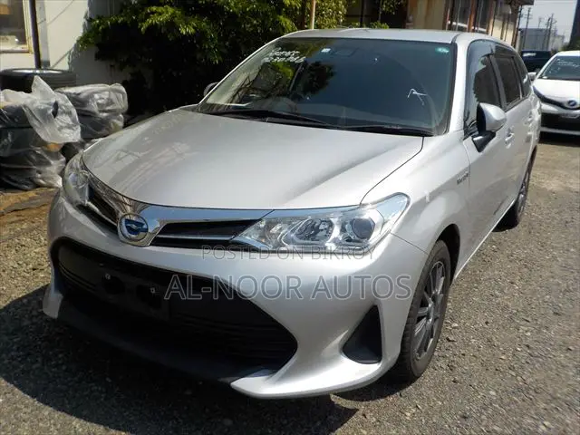 Toyota Corolla Fielder 1.5 Hybrid FWD 2021 Silver
