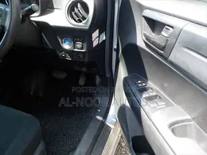 Toyota Corolla Fielder 1.5 Hybrid FWD 2021 Silver