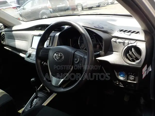 Toyota Corolla Fielder 1.5 Hybrid FWD 2021 Silver