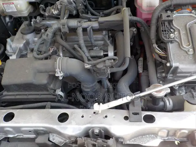 Toyota Corolla Fielder 1.5 Hybrid FWD 2021 Silver
