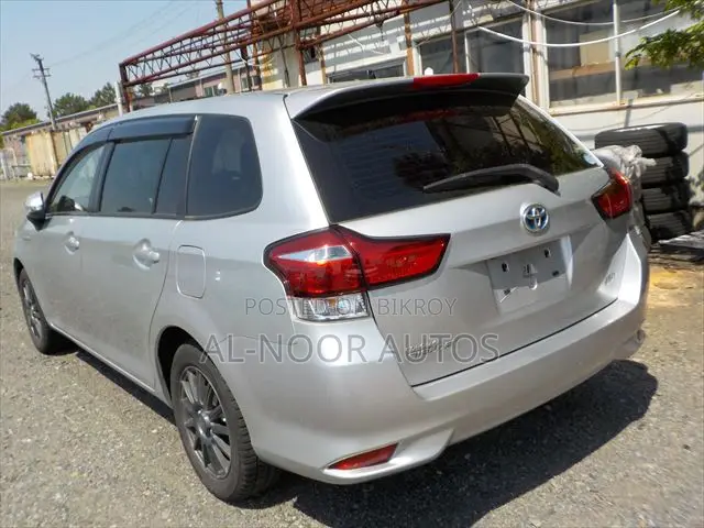 Toyota Corolla Fielder 1.5 Hybrid FWD 2021 Silver